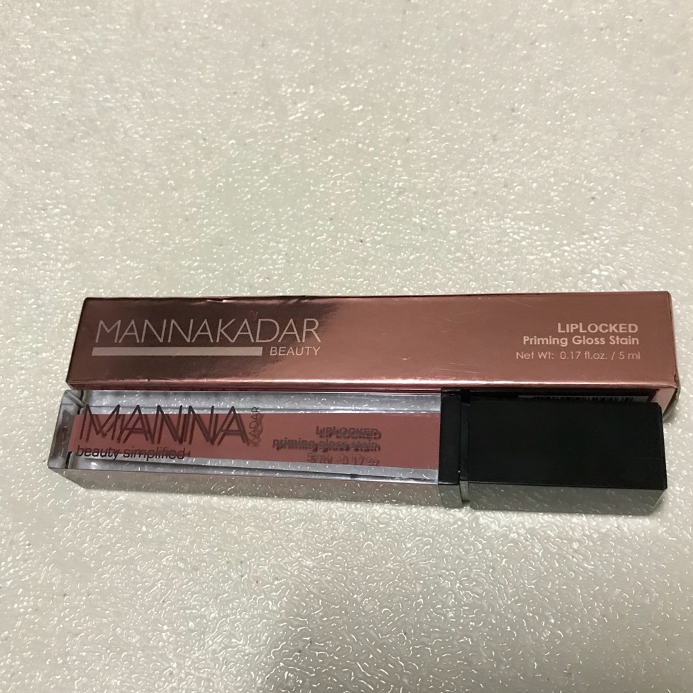 Mannakadar liplocked priming gloss stain